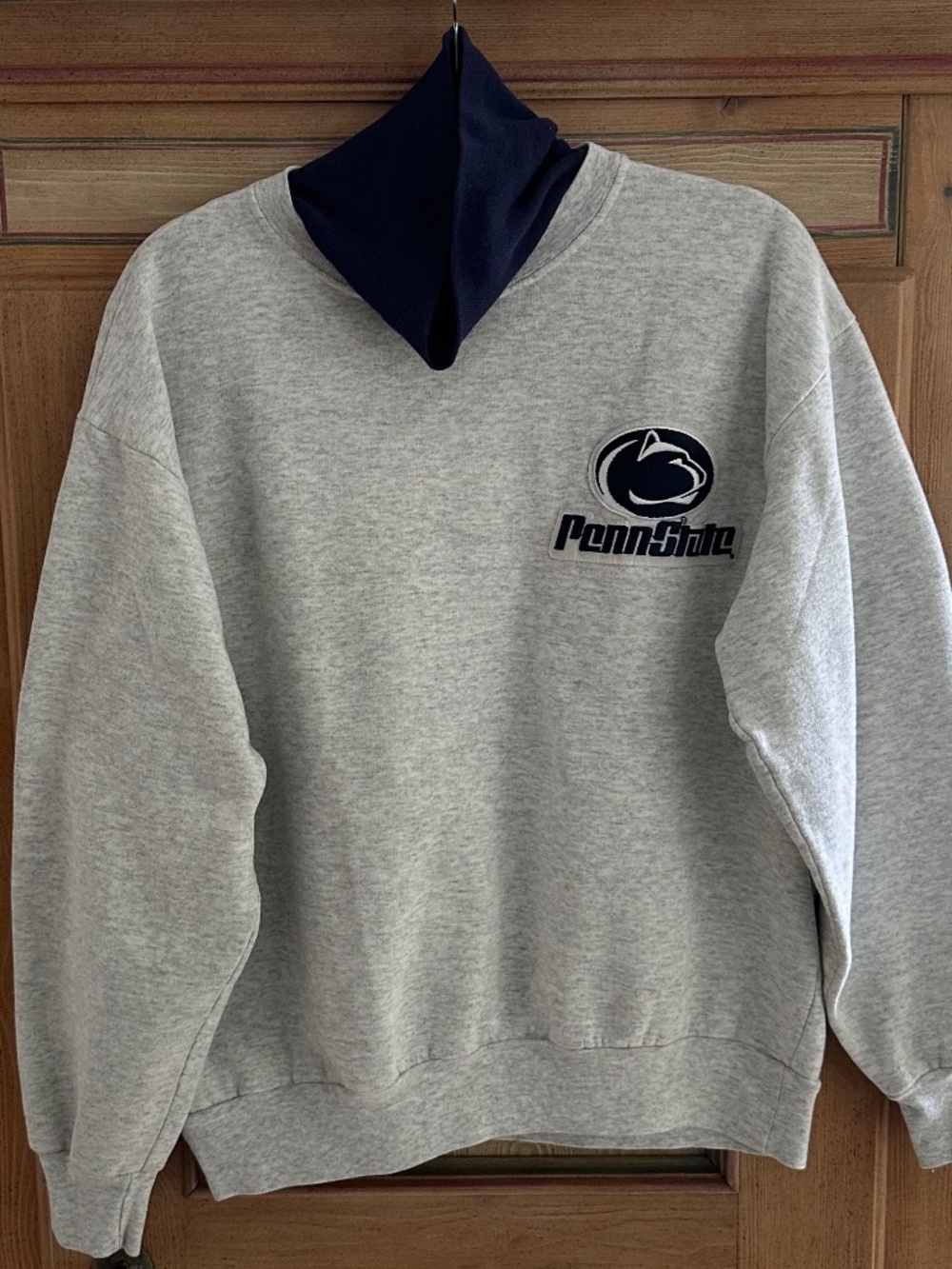 MAJESTIC - PENN STATE Grey and Navy Blue Turtleneck Sweatshirt - Size L